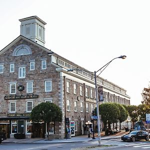 Newport Bay Club And Hotel